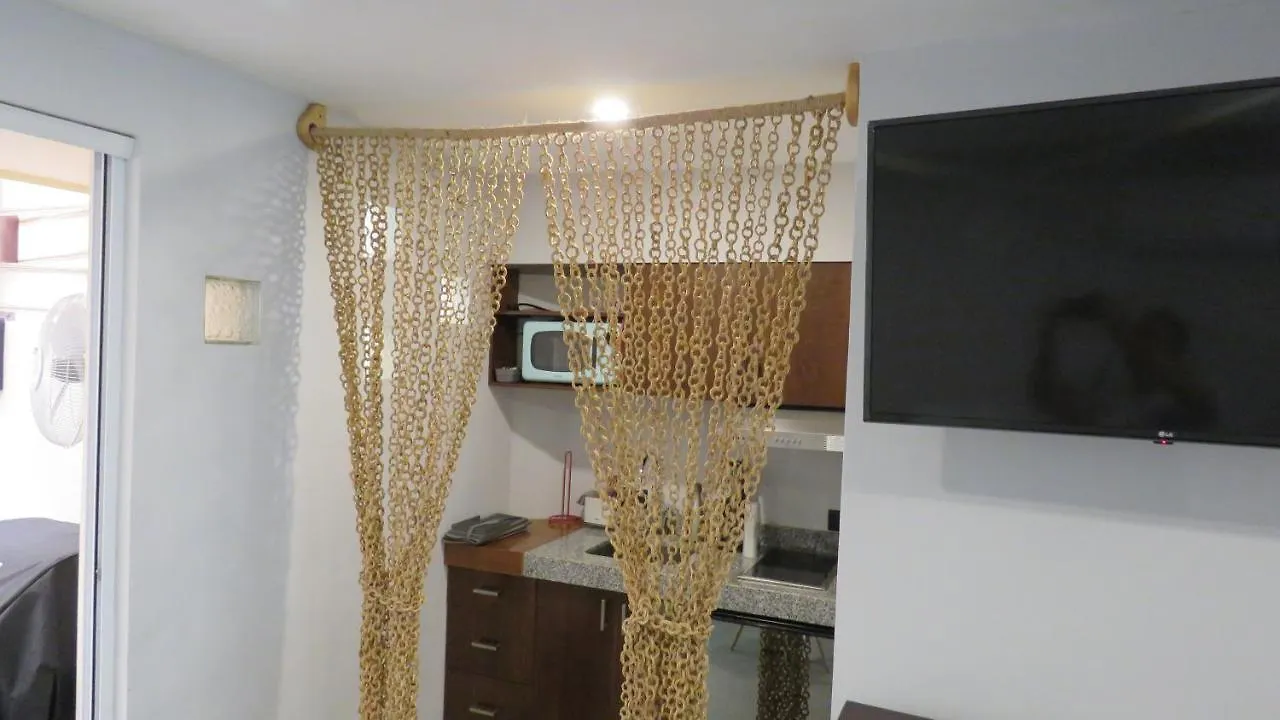 Gorgeous Duplex Mamitas Beach Jacuzzi 3Bd Lock-Out Playa del Carmen Mexico