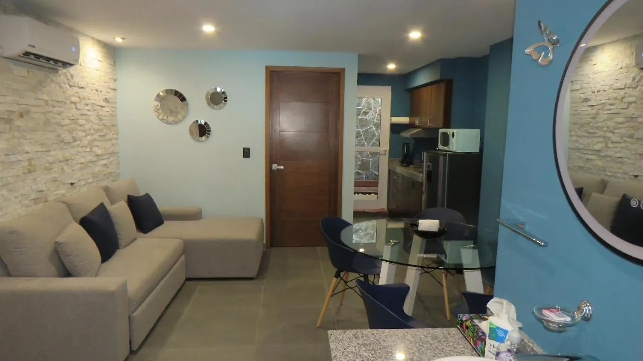 Gorgeous Duplex Mamitas Beach Jacuzzi 3Bd Lock-Out Playa del Carmen Apartment