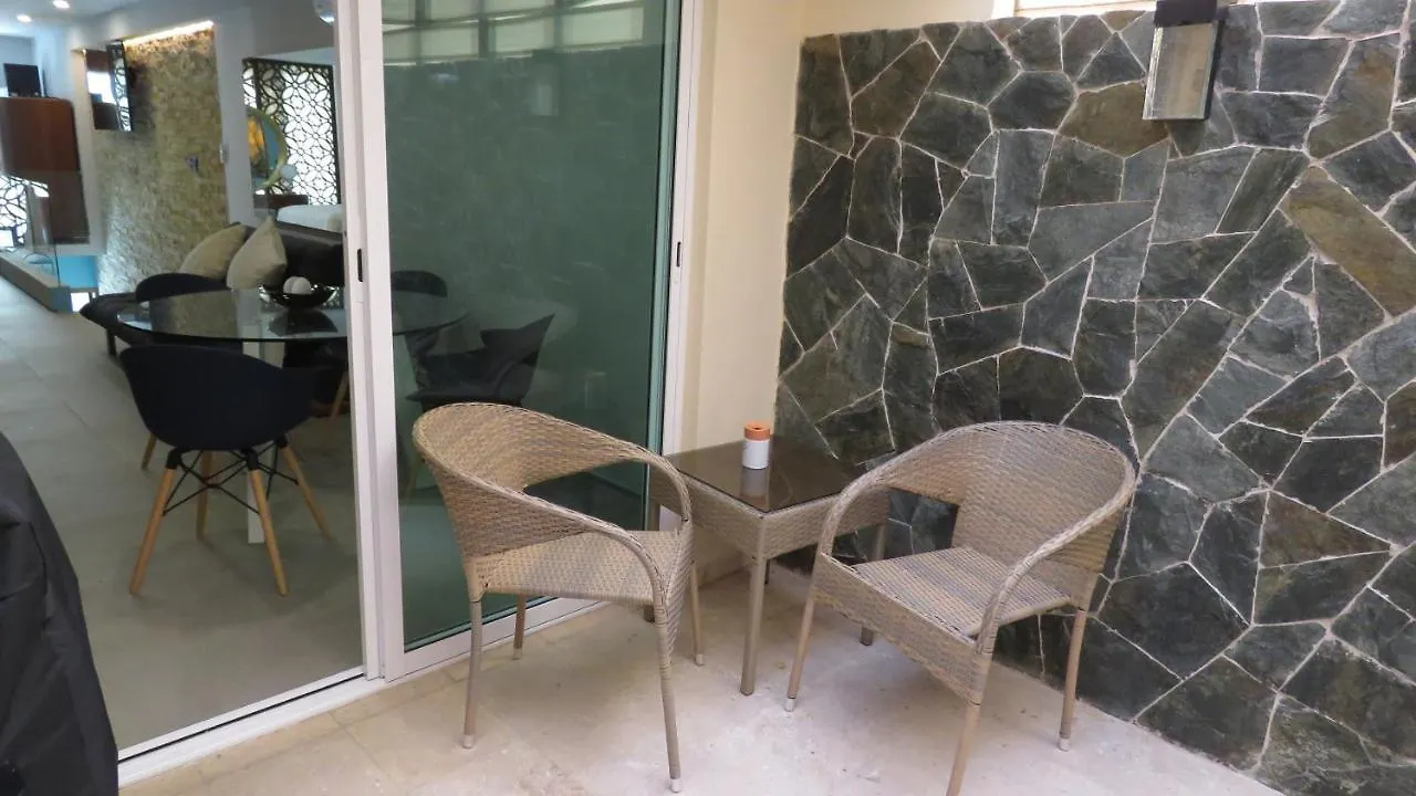 Gorgeous Duplex Mamitas Beach Jacuzzi 3Bd Lock-Out Playa del Carmen