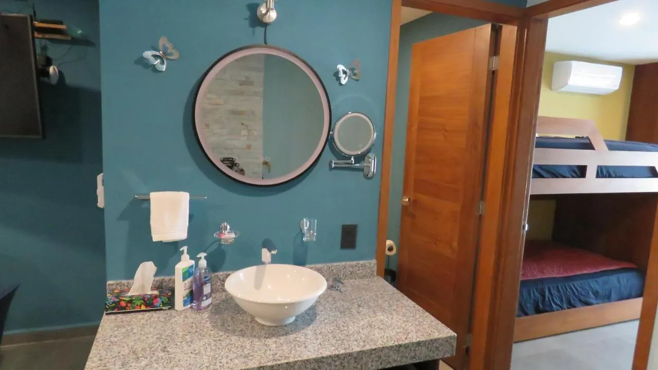 Gorgeous Duplex Mamitas Beach Jacuzzi 3Bd Lock-Out Playa del Carmen Apartment