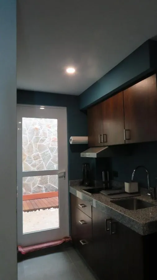 Gorgeous Duplex Mamitas Beach Jacuzzi 3Bd Lock-Out Playa del Carmen Mexico